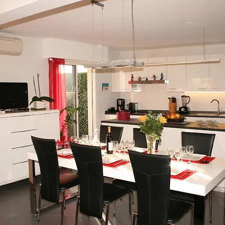 Le Sun Sea 1 Apartment *